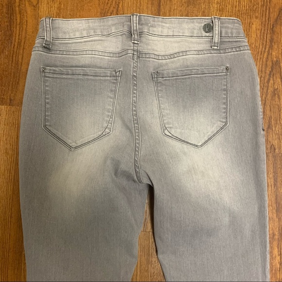 NWOT Kensie Gray Stretch Skinny Jeans - Picture 9 of 12